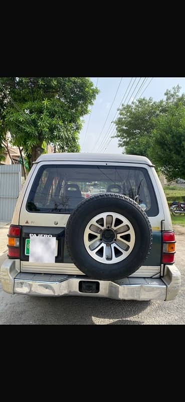 Mitsubishi Pajero 1993 3