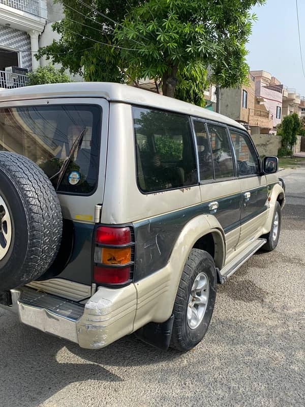 Mitsubishi Pajero 1993 4