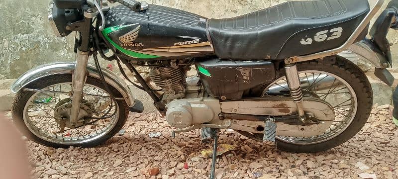 Honda 125 all ok koi Kam nai home wala 3