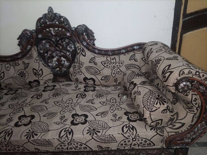 Stylish Dewan Sofa 1