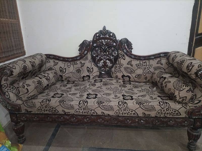 Stylish Dewan Sofa 4