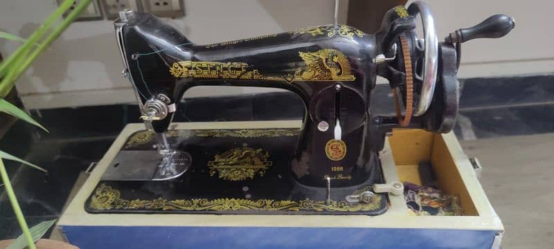 Singer Manual Hand Sewing Machine 0