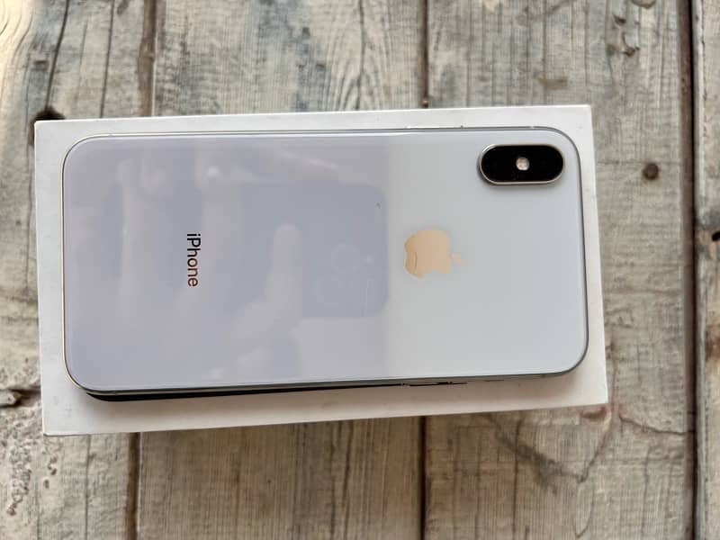 White IPhone X 256gb With Box (1 Hand Used) 0