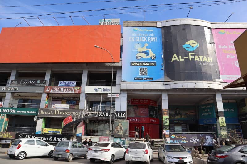 Ideal 1100sqft commercial Space, for restaurant, Brands, Cafe, Shoes Brand, Store at Kohinoor City Faisalabad 0