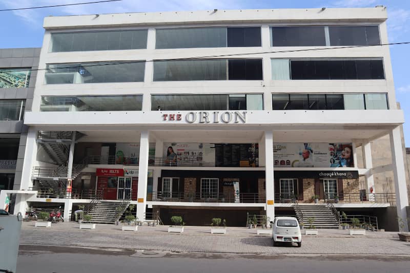 Ideal 1100sqft commercial Space, for restaurant, Brands, Cafe, Shoes Brand, Store at Kohinoor City Faisalabad 9