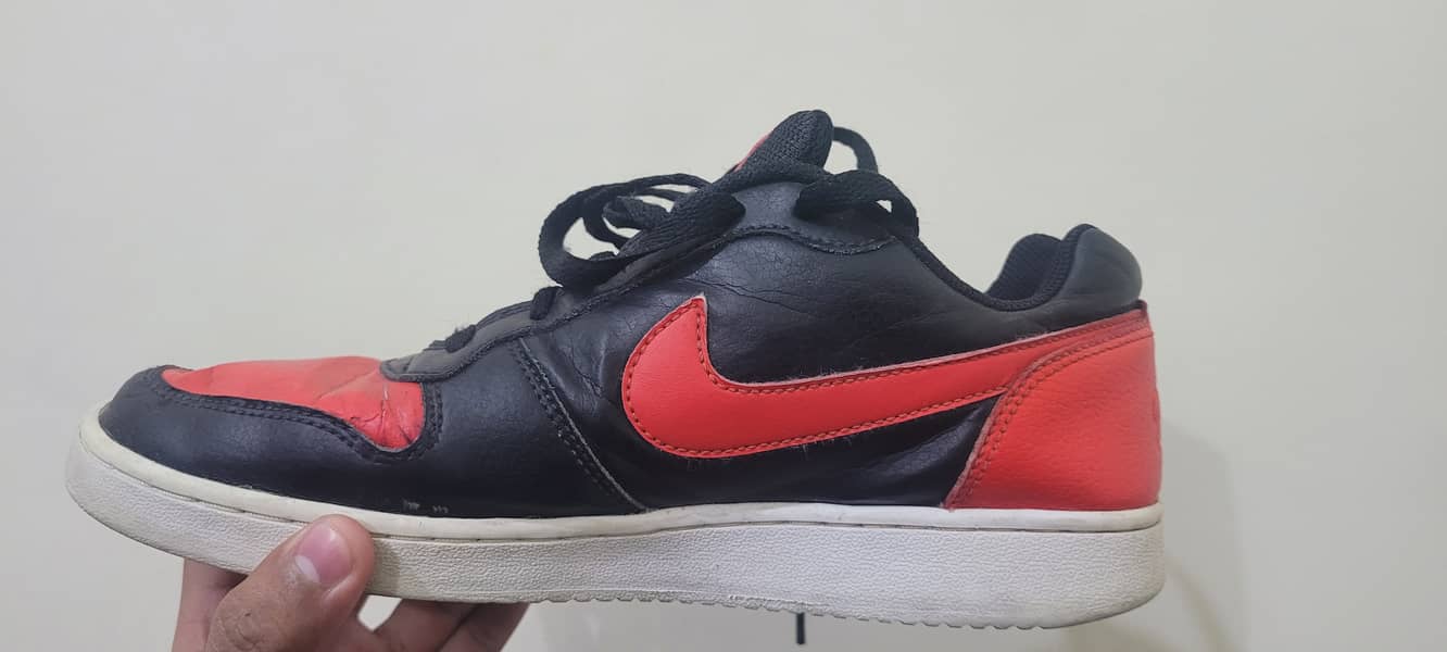 NIKE EBERNON LOW "BRED"  | SIZE 42 | 100% ORIGINAL | AVERAGE CONDITION 11