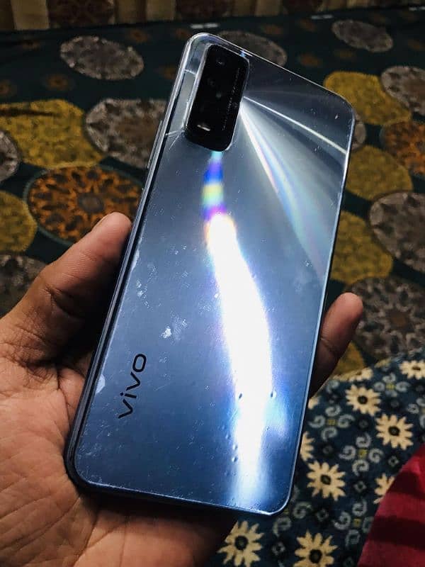 Vivo Y 20s   4/128 GB 4