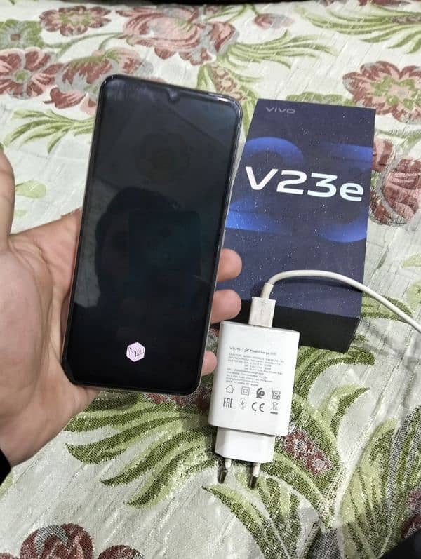 Vivo V23e (8gb ram. . . . 128gb memory) GolD colour no open no repair 1