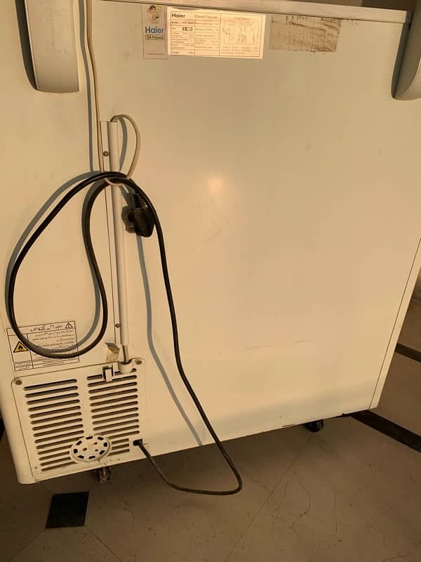 Haier Single Door Deep Freezer Compact and Efficient Cooling 6