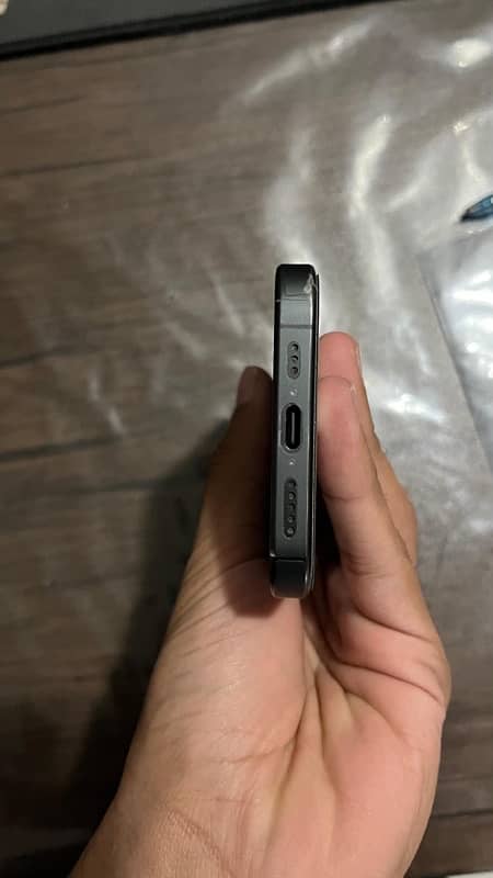 iPhone 15 Pro JV 128 Black 97 Health 1