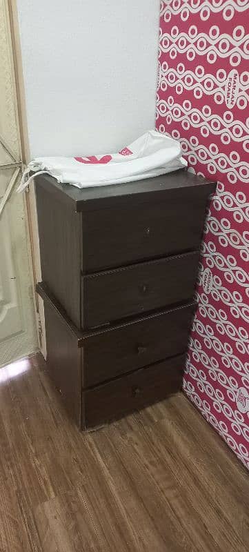 bed set less used good condition 4