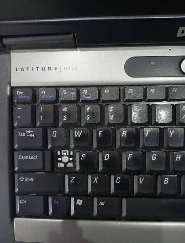 Dell Latitude D520 6