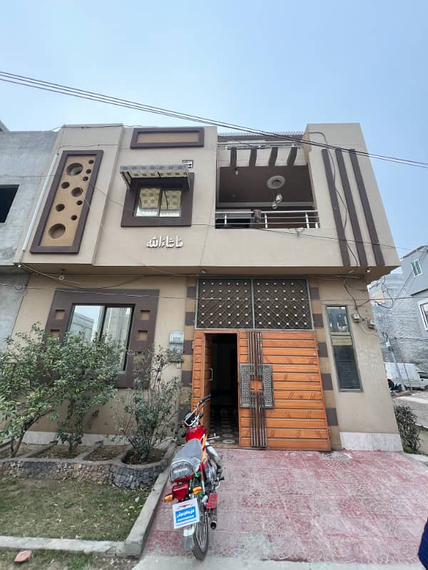 4.5 marla ground floor portion for rent first floor is locked, AL Rehman garden phase 4 main canal road Lahore 0