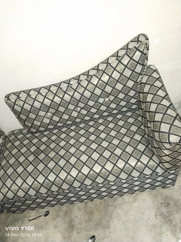 sofa set in good condition 0