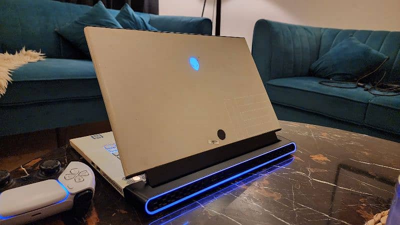 Alienware M15 r2 gaming laptop RTX2060 1