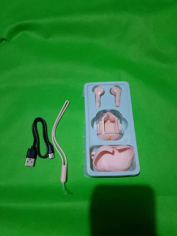 M10 earpods 3