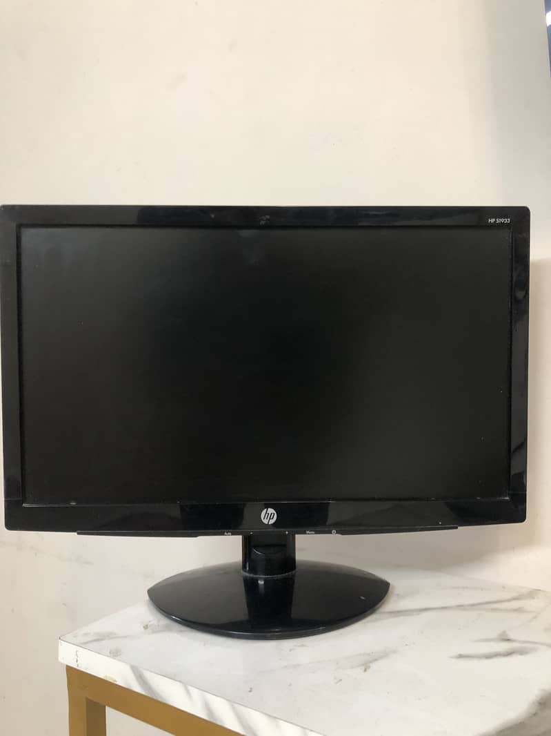 HP S1933, 18.5" LCD MONITOR WIDE SCREEN 0