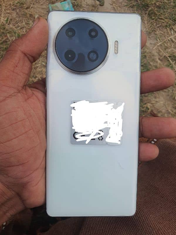 TECNO SPARK 20 PRO PLUS 0