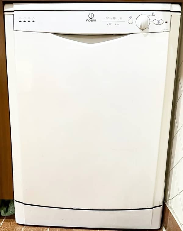 Full-Size Dishwasher (Indesit IDL 500) A+ Rated, Just Like Brand New! 0