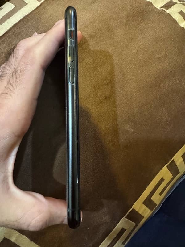 Iphone 11 pro both sim Pta Approved front screen cracked 4