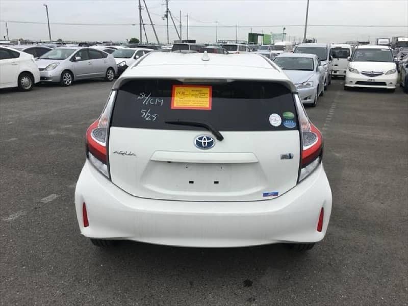 Toyota Aqua 2017 For Sale 12