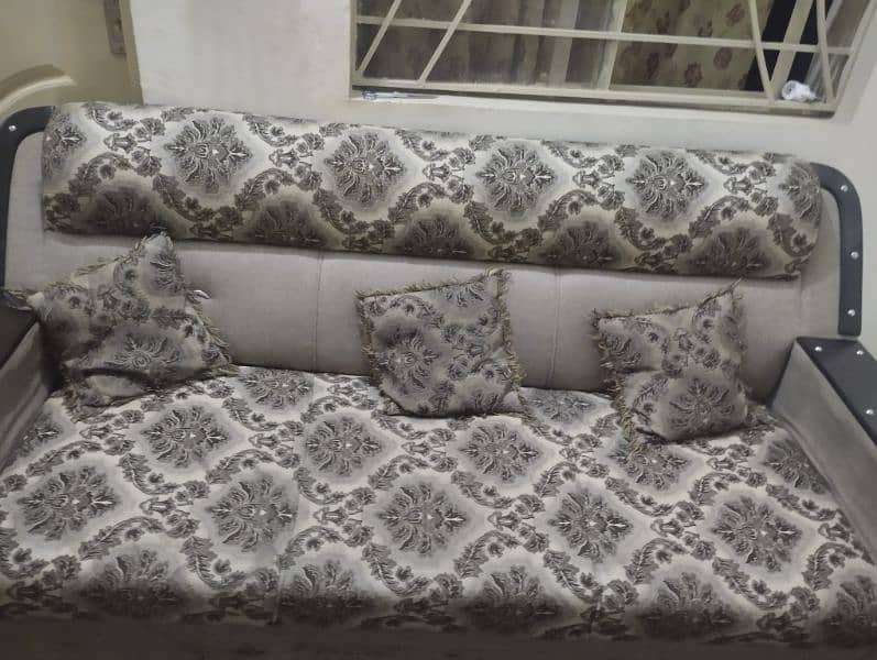 urgent sale five seater sofa set 0