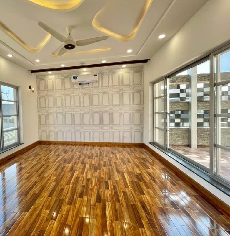 1 Kanal Brand New Luxury Upper Portion With Servent Quater For Rent In DHA Phase 3, Block Z, Lahore 7