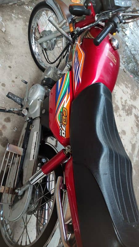 Honda CD70 Bike 3