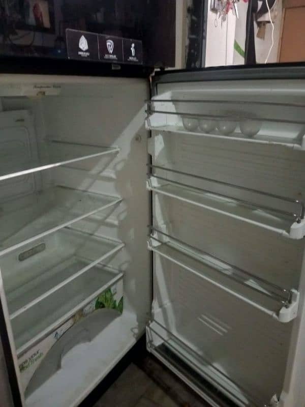 Dawlance Glass Fridge For Sale 4