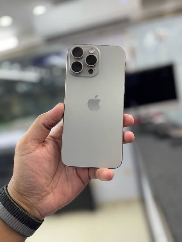 iPhone 15 Pro Max 256gb HK NON PTA 2