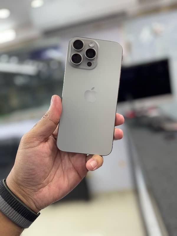 iPhone 15 Pro Max 256gb HK NON PTA 6