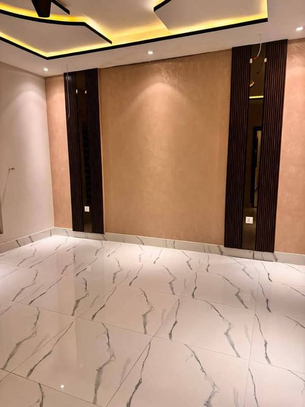 10 MARLA NON FURNISH UPER PORTION FOR RENT IN BAHRIA TOWN LAHORE 7