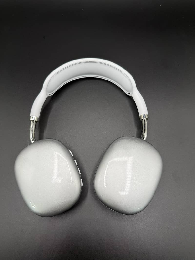 P9-headphones designed for all day comfort 1