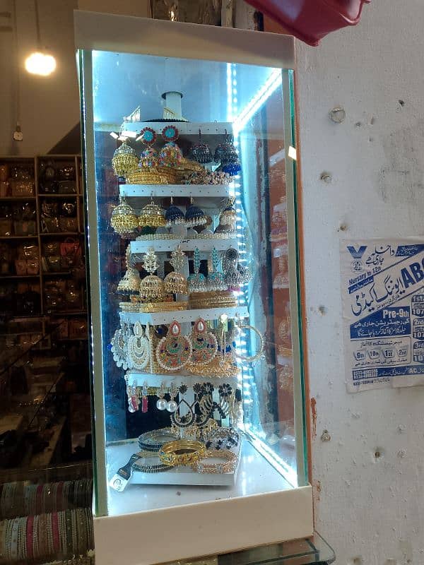 Ear rings display machine/motor 1