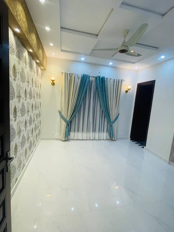 10 Marla Like A Brand New House Is Available For Rent In Jasmine Block Bahria Town Lahore 30