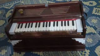 harmonium for sale in good condition.