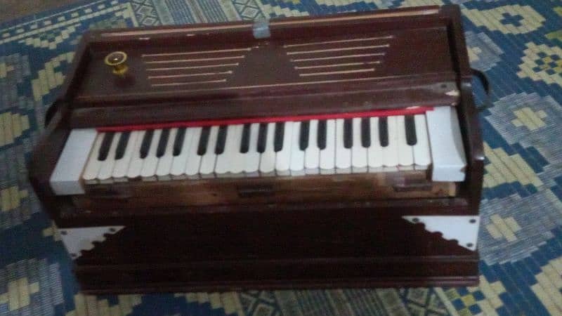 harmonium for sale in good condition. 0