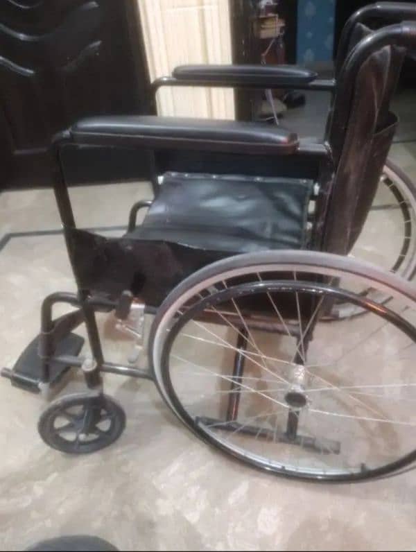 Adult wheelchair chair in 100% working condition 4