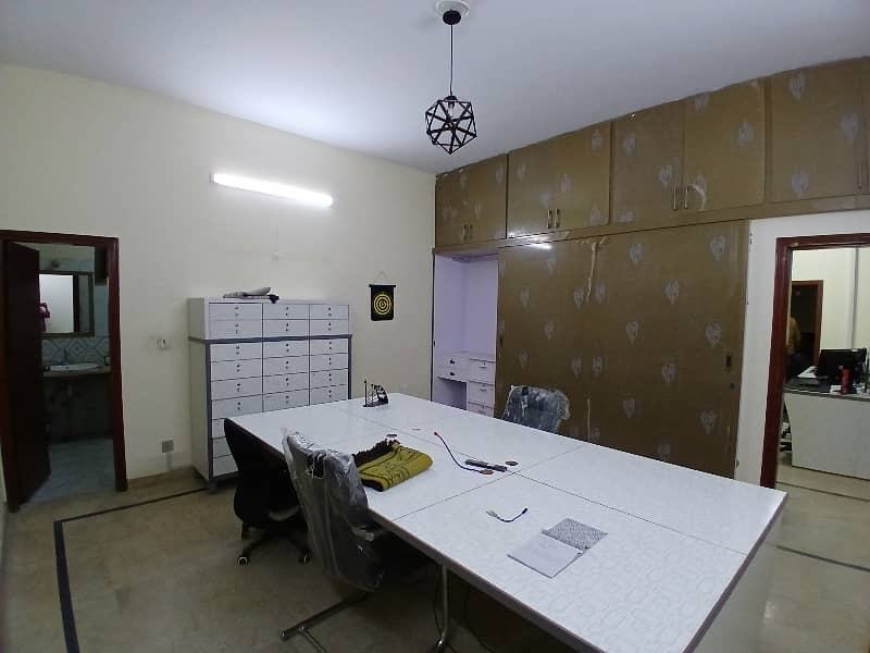 5400 SQUARE FEET SILENT COMMERCIAL OFFICE FOR RENT IN JAUHAR 6