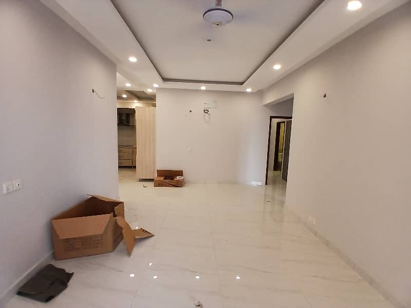 BRAND NEW LUXURY APARTMENT FOR RENT IN METROPOLIS RESIDENCY 14