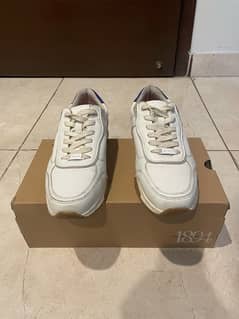 BATA - MEN’S WHITE TRAINERS - SIZE 7