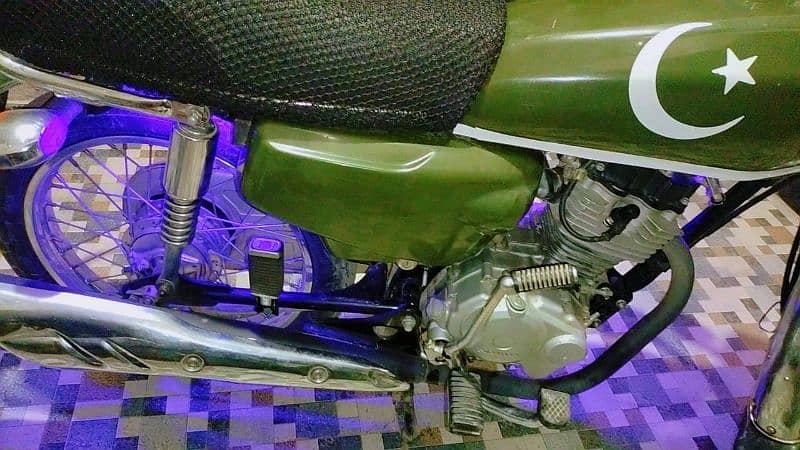 Honda CG 125 Orignal tanki tappa are available box pack 7