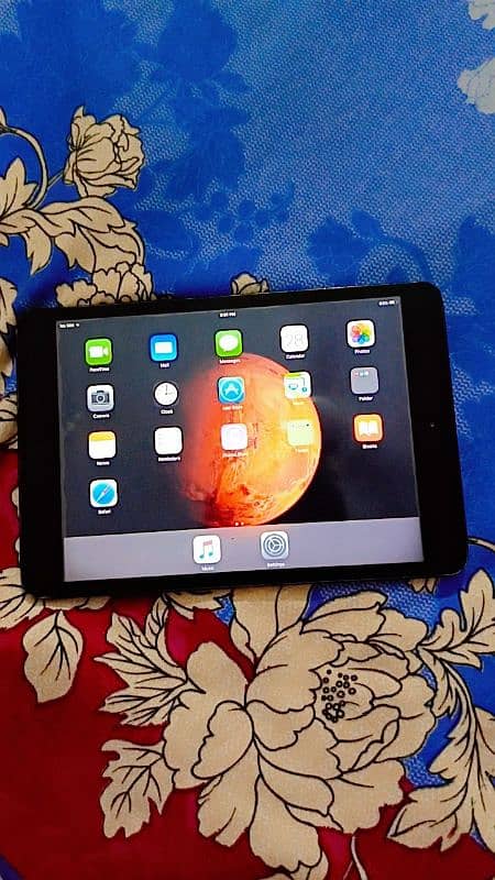 iPad tablet 1