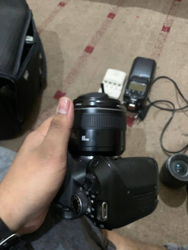 800D Canon Camera With 3 Lens & Flash with Cell charger 2