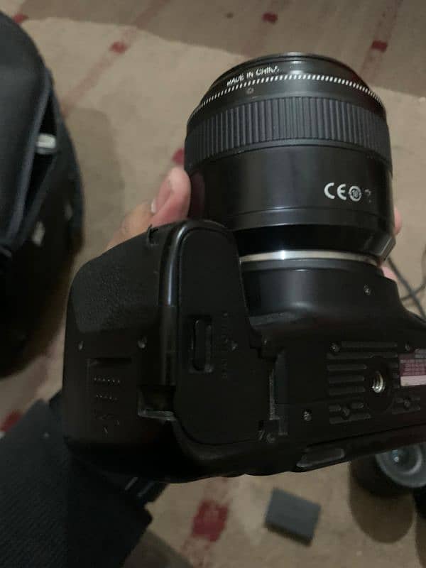 800D Canon Camera With 3 Lens & Flash with Cell charger 17