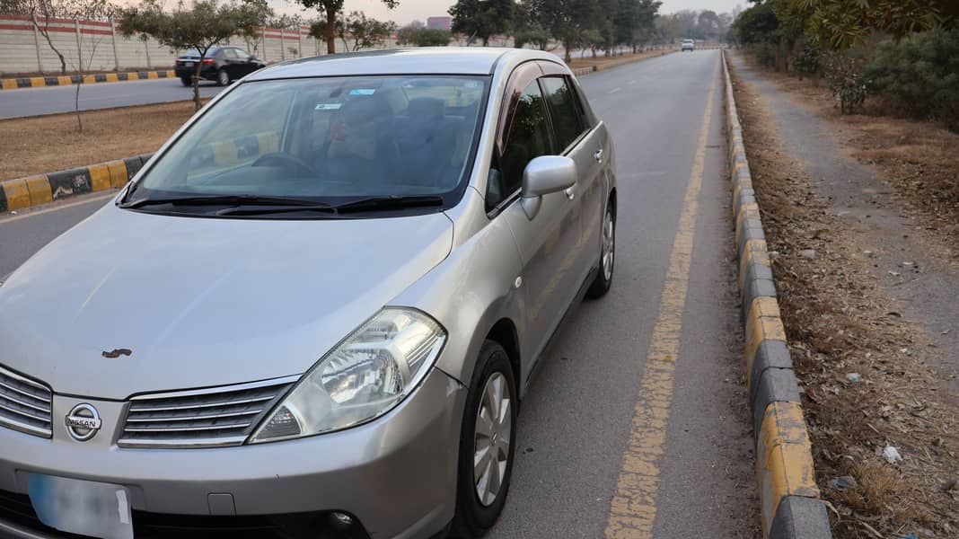 Nissan Tiida 2007 4