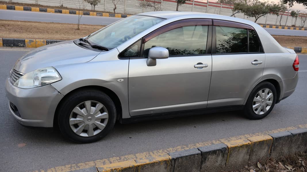 Nissan Tiida 2007 5