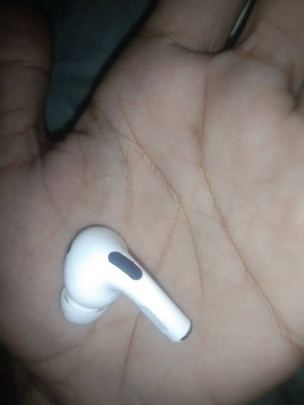 apple airpods pro 4