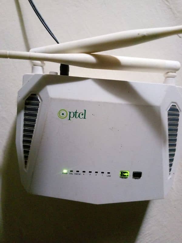 Optcl wifi router with genuine fast charger 0