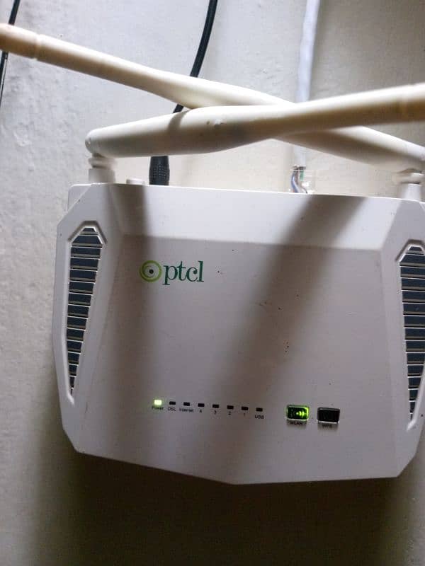 Optcl wifi router with genuine fast charger 6